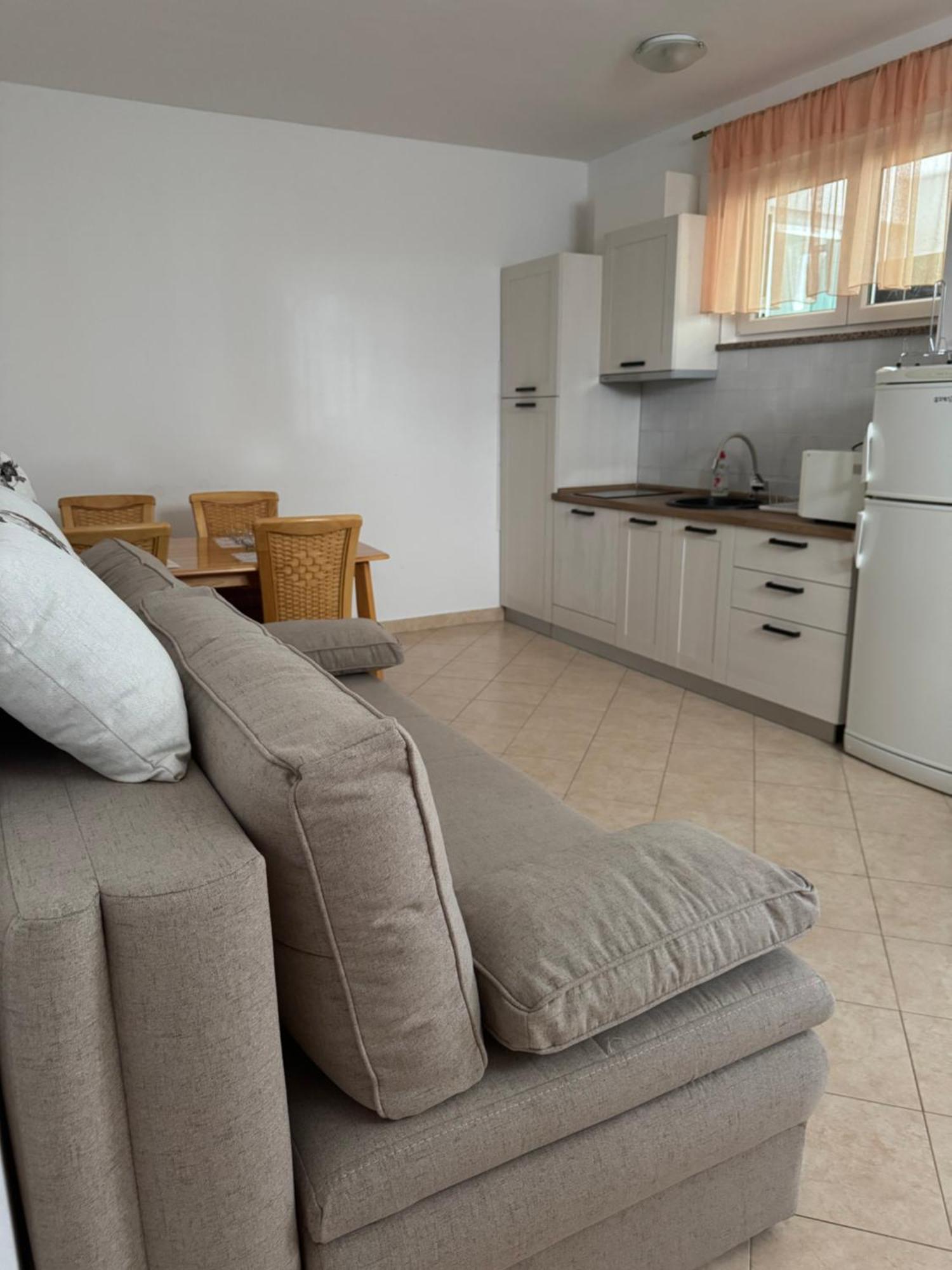 Zajim 4 Apartment